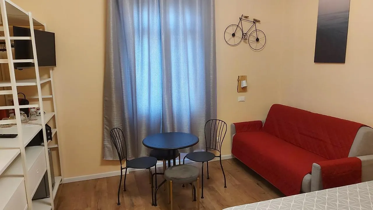 ** Pensión Glam Resort G H O S T E L La Spezia Italia